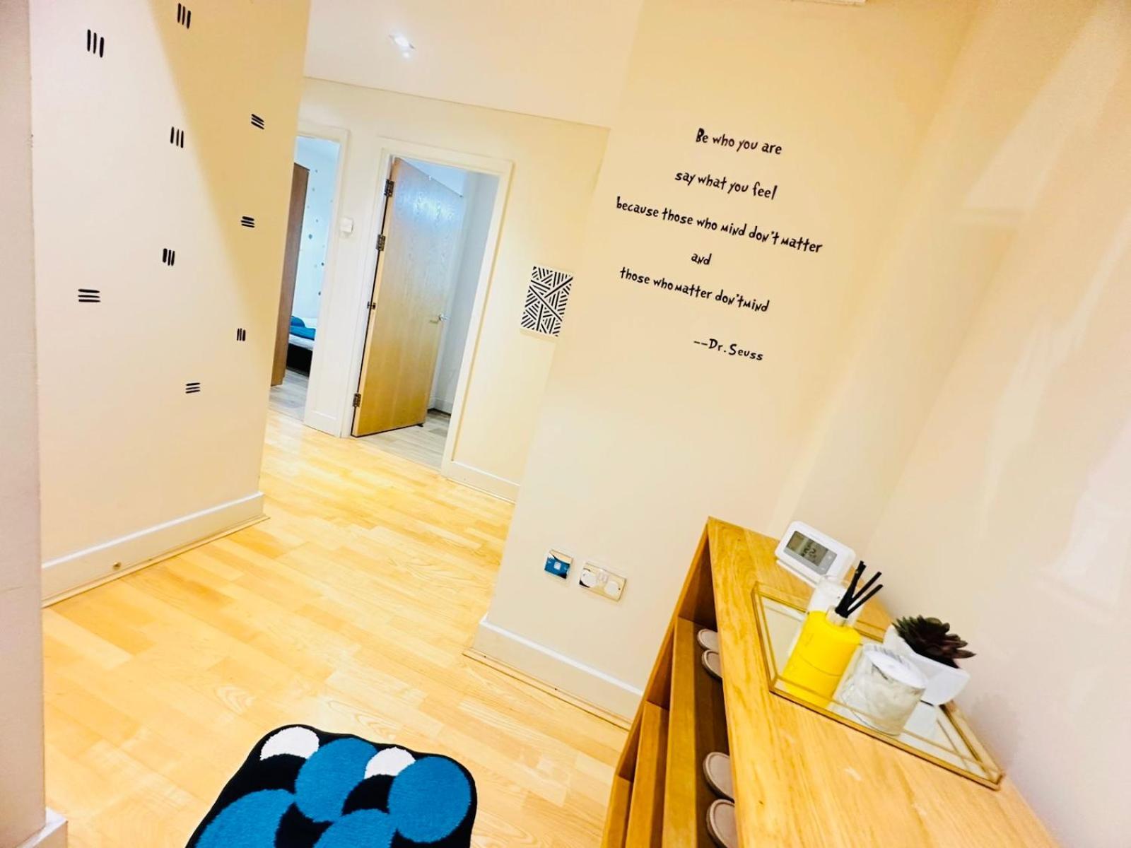 Modern 2Bed 2Bath Apartment Canary Wharf - Upto 5 Person London Exterior foto