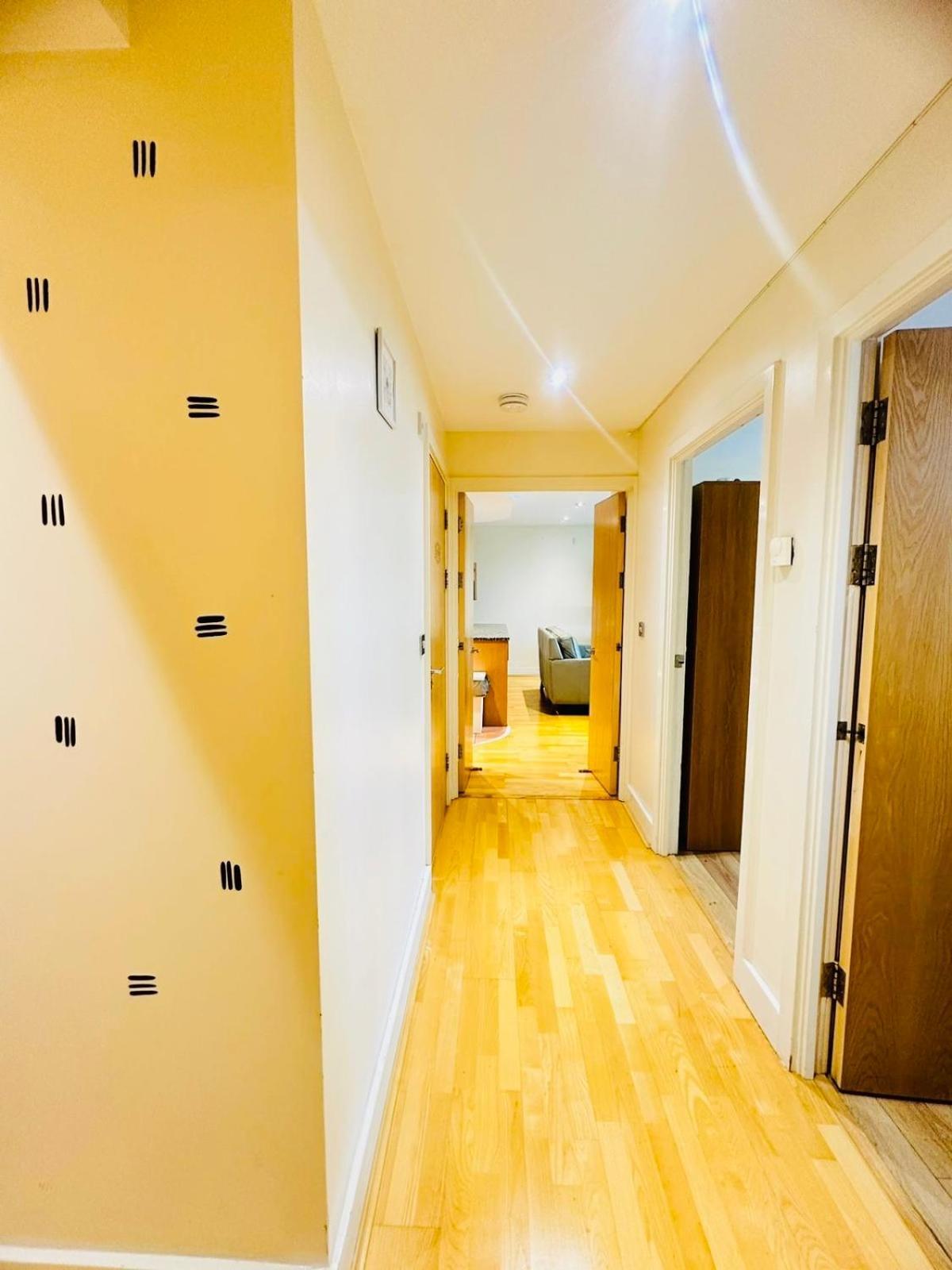 Modern 2Bed 2Bath Apartment Canary Wharf - Upto 5 Person London Exterior foto