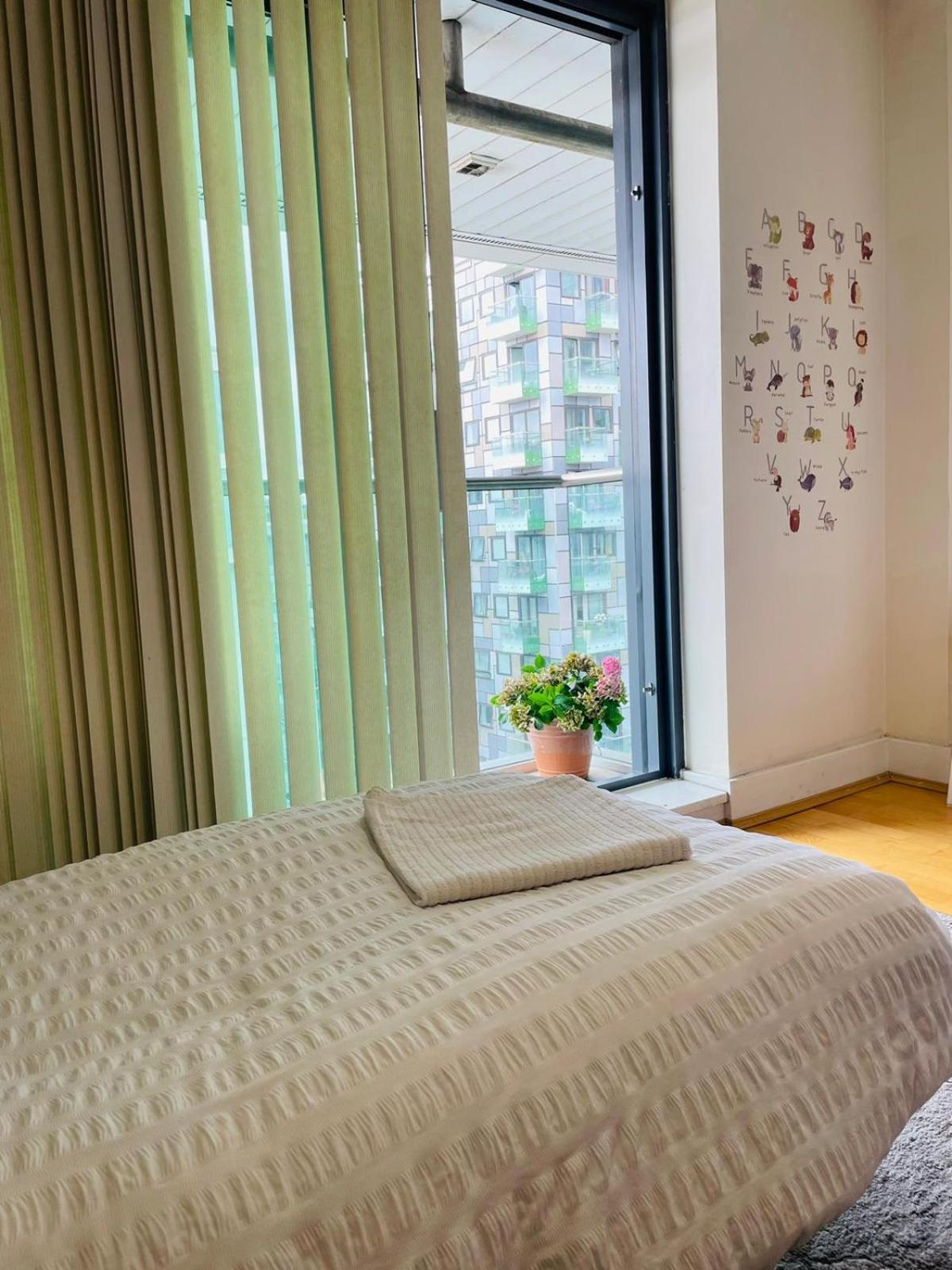 Modern 2Bed 2Bath Apartment Canary Wharf - Upto 5 Person London Exterior foto