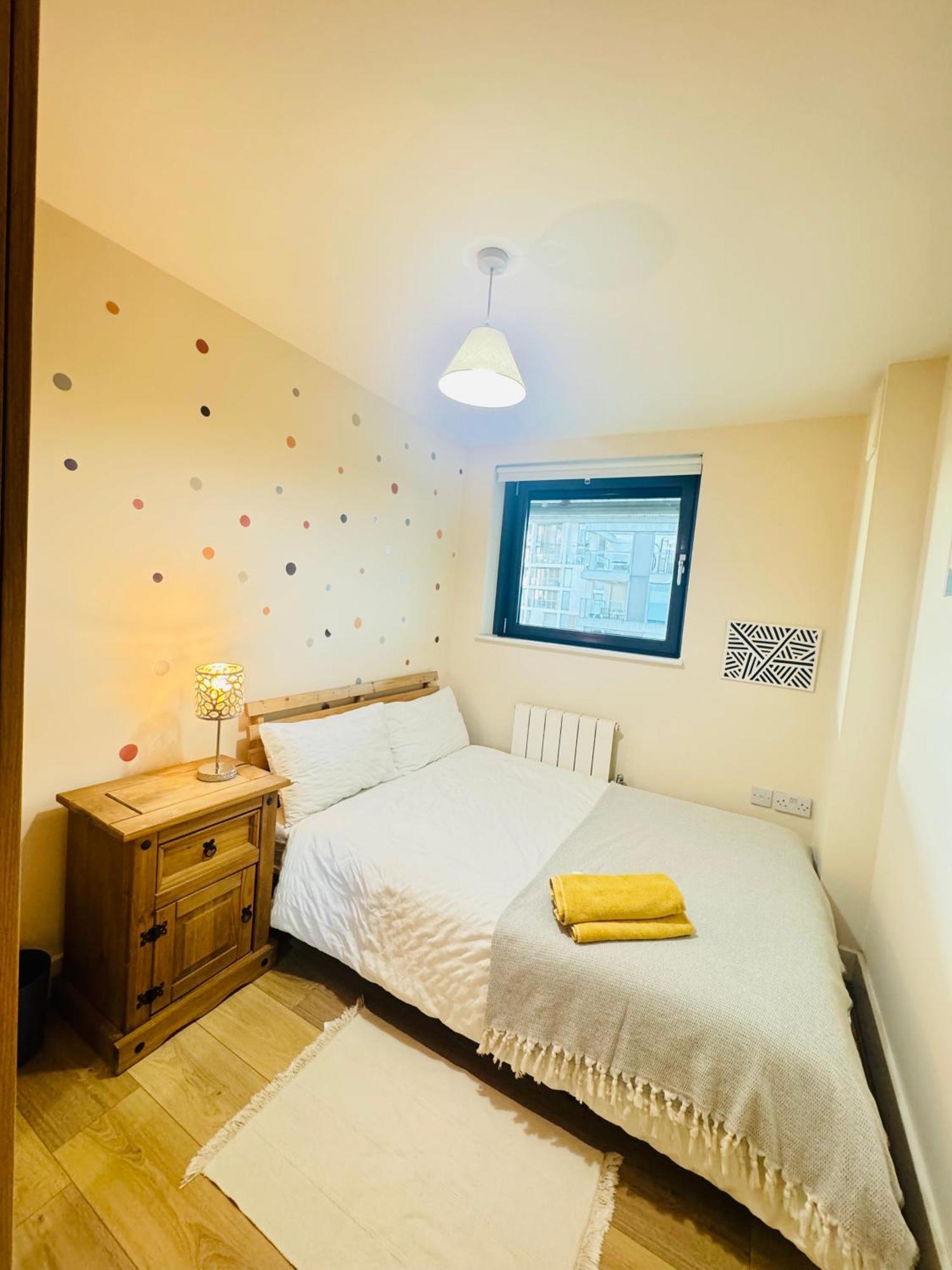 Modern 2Bed 2Bath Apartment Canary Wharf - Upto 5 Person London Exterior foto